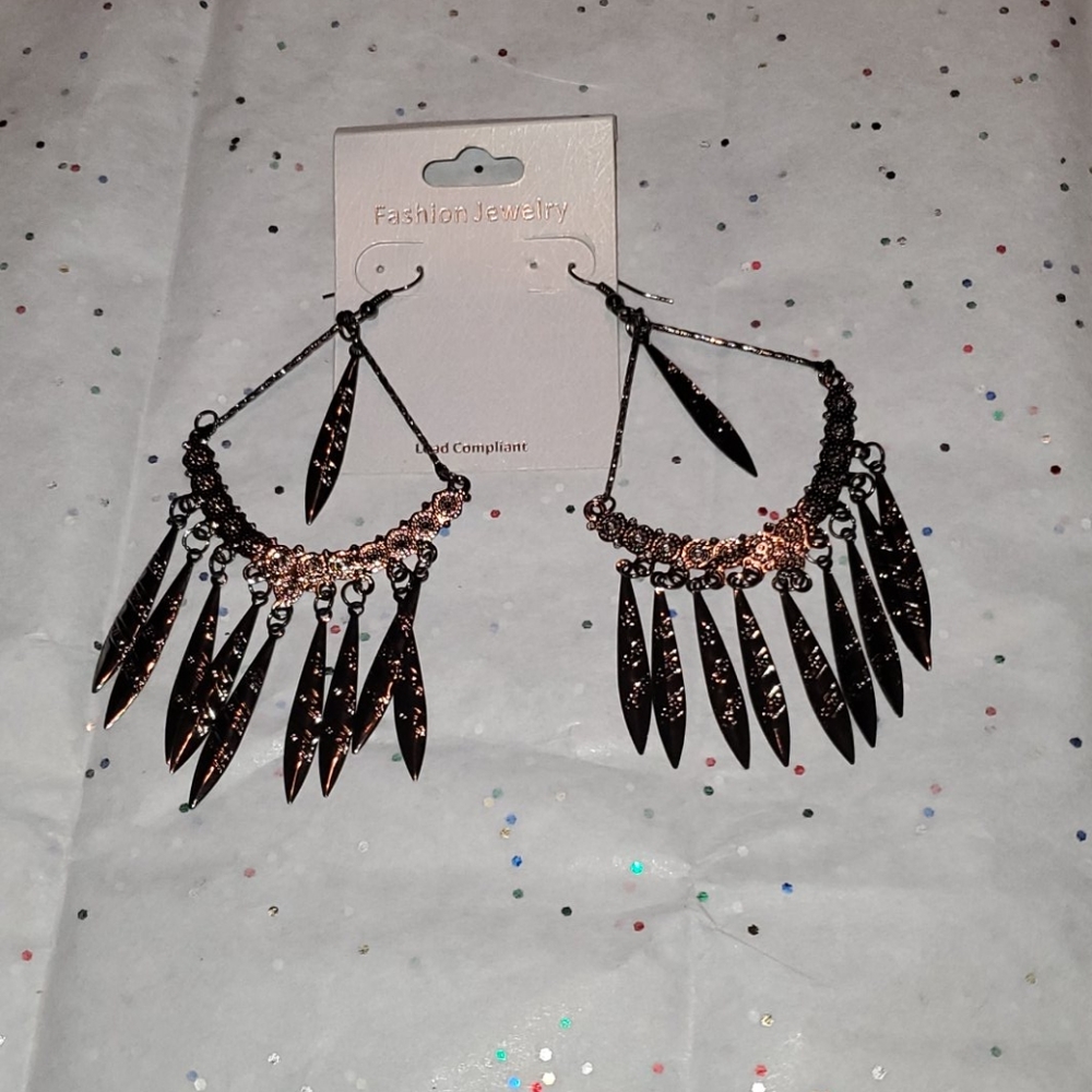 💎 Dark Gray Dangling Earrings - Costume Jewelry